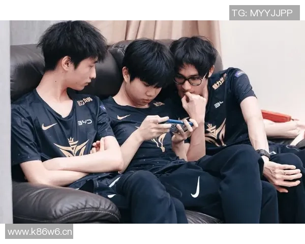 热议英雄联盟V5战队状态变革背后的原因与未来展望分析